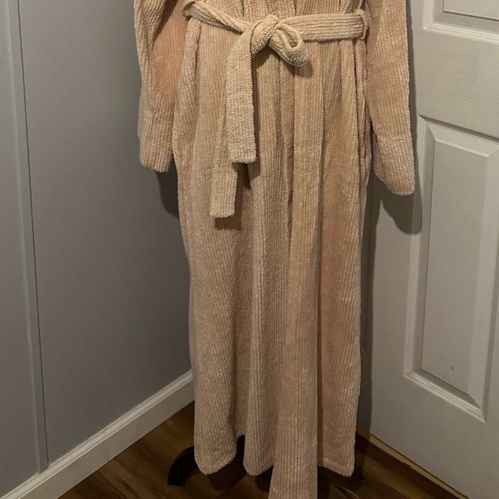 VINTAGE 90s/Y2K Victoria’s Secret Ribbed Chenille Robe. Ultimate Model off‎ duty